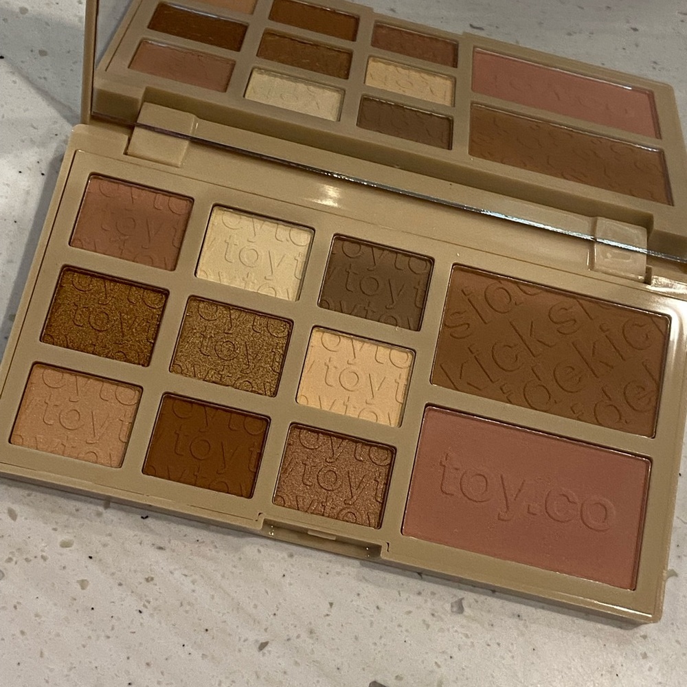 Brand New Toyfactory Face Palette